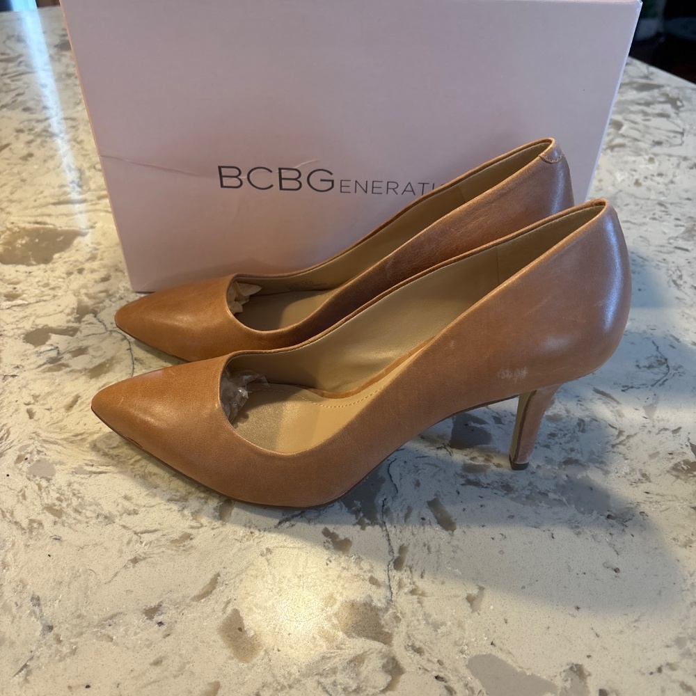 Bcbgeneration Euc Factory Distressed Leather Heel… - image 3